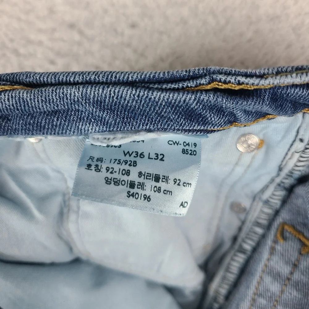Levi's 505 Jeans Mens 36x32 Blue Regular Fit Straight Leg Medium Wash Denim